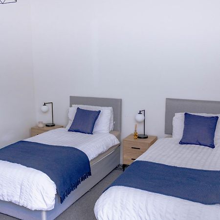 Templar House - Sleeps 6, Special Weekly Monthly Stay Rates, Central Location With Free Parking, Free Wifi, Perfect For Alton Towers & M6 Stoke-on-Trent Eksteriør bilde